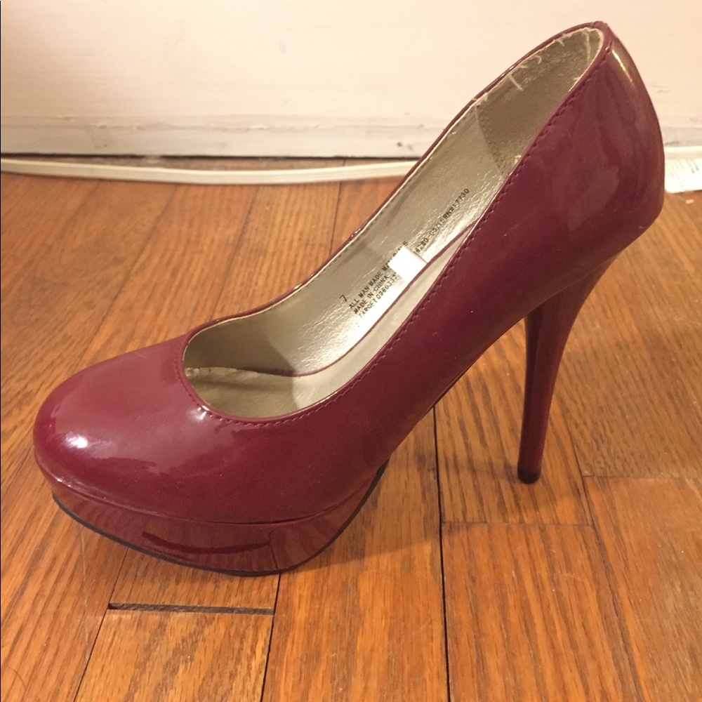 Red Pumps - Picture 2 of 3